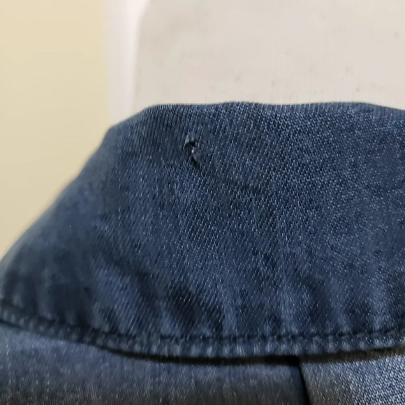 Cloth & Stone Denim Shirt / Stonewashed / Anthropologie / Size Small - Picture 5 of 5